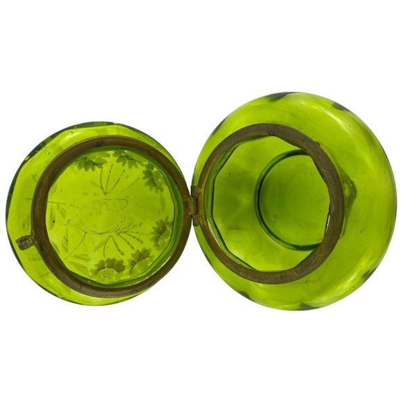 Victorian Green Glass Enamelled Dresser Box Powder Trinket Daisies - Picture 4 of 9